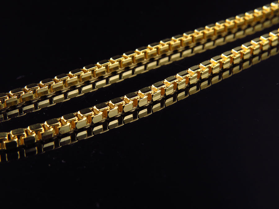 10K Yellow Gold Box Chain Necklace 24-30 Ins O3372