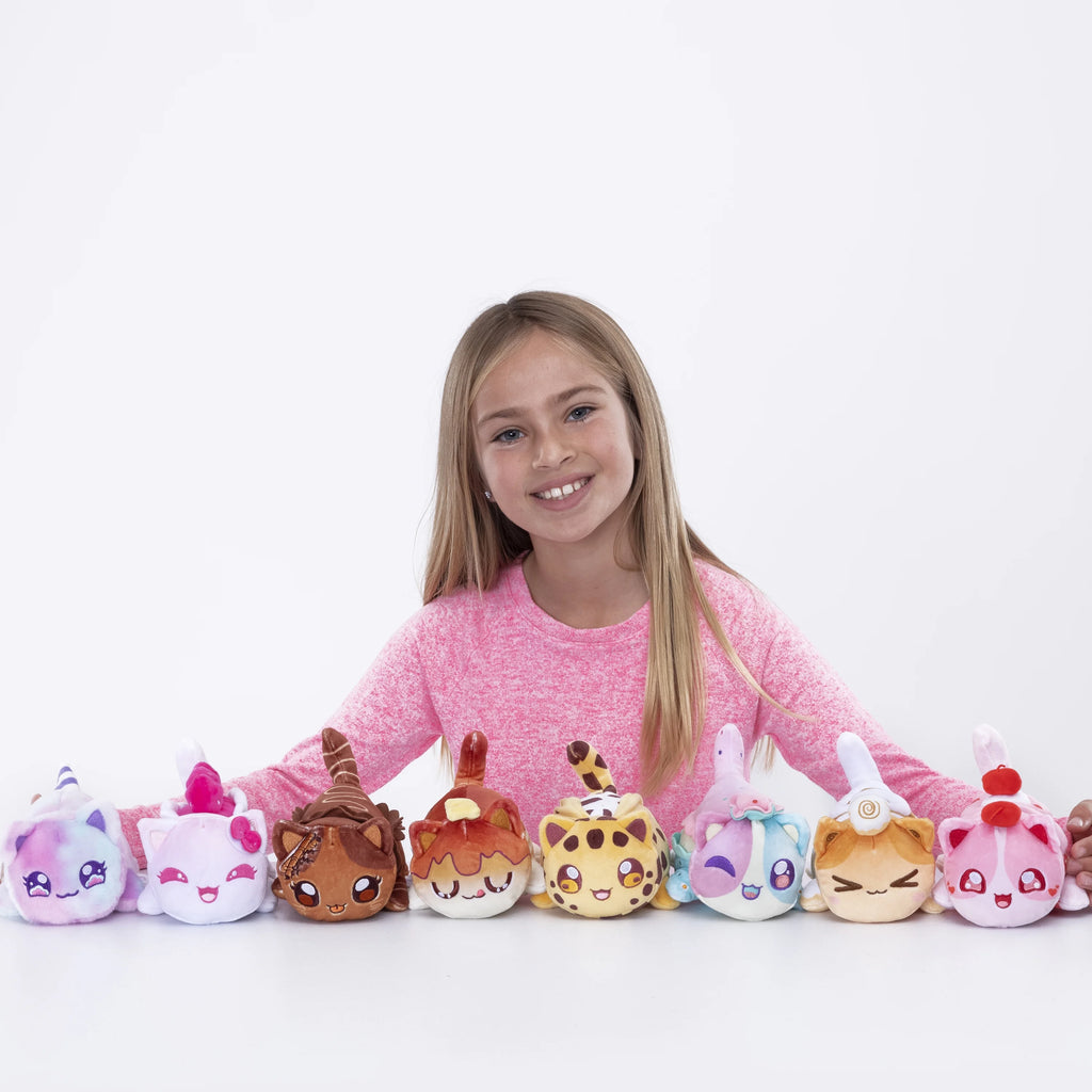 Plush Cat C993381