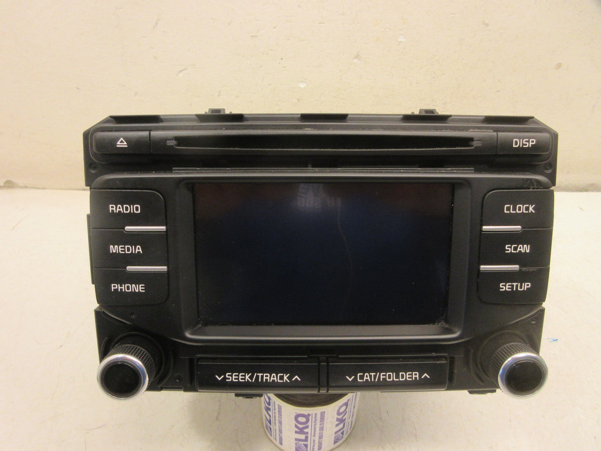 17 18 19 Kia Sportage AM FM CD Audio Radio Player Display Screen OEM P152592