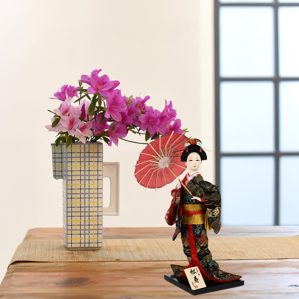 2 Count Japanese Geisha Wooden Doll Figurines Z434581