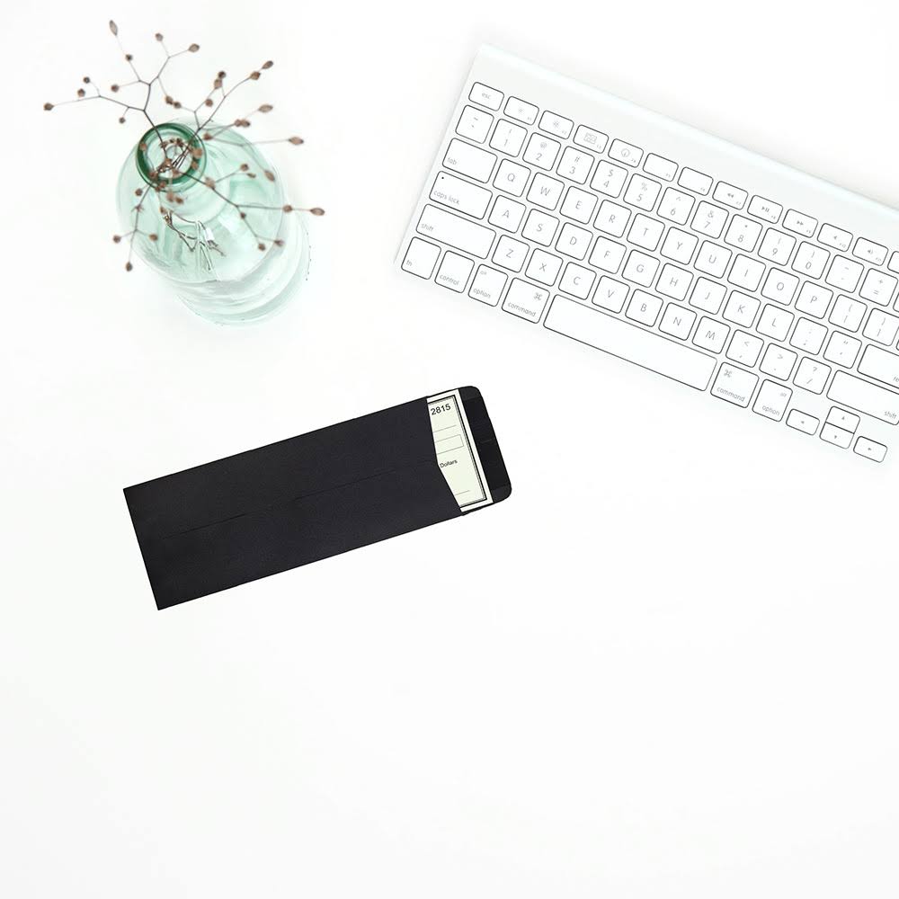 Black Linen Recycled Policy Envelopes, 1000/Carton P305